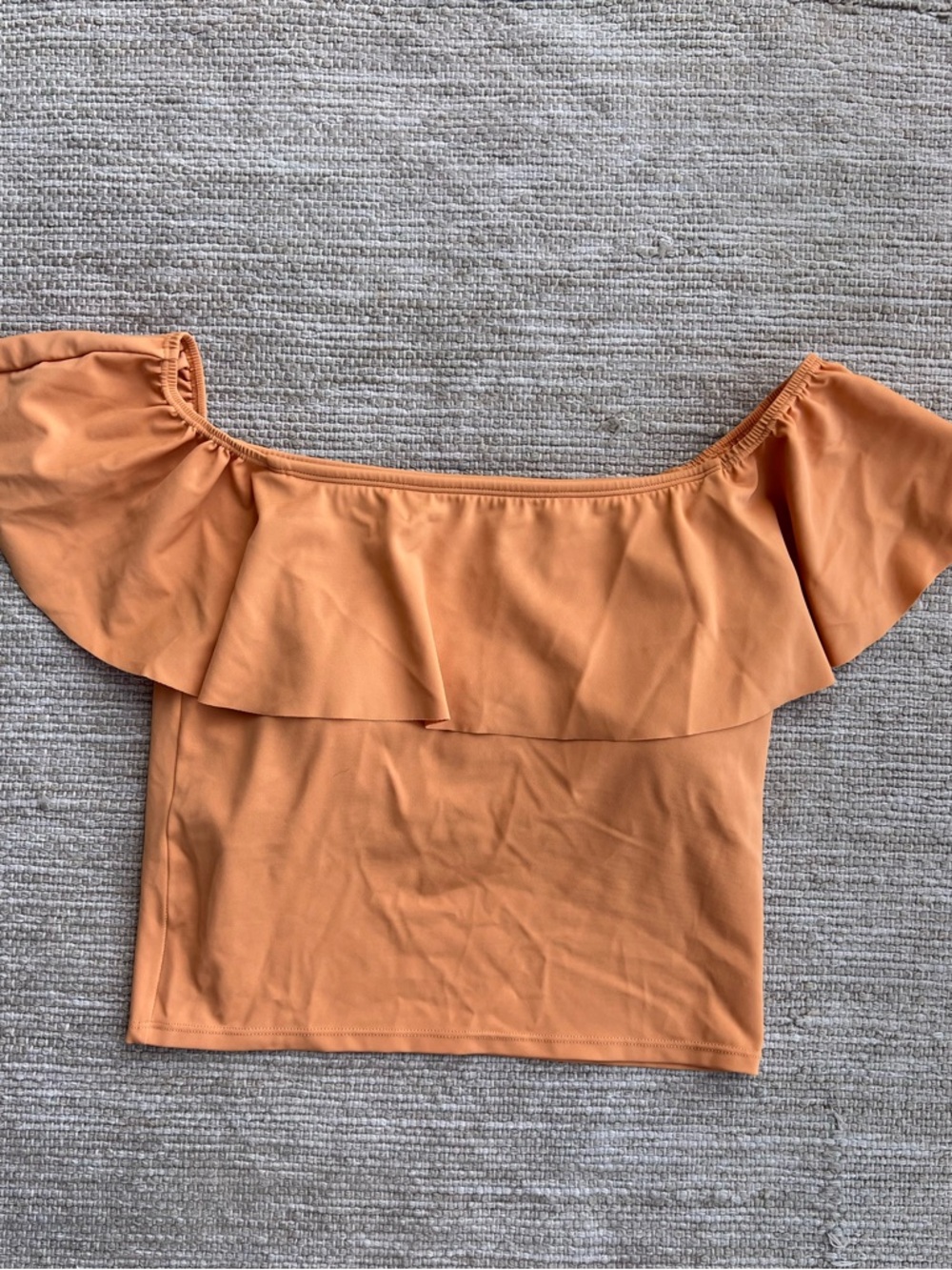 Kortni Jeane Crop Ruffled Around Top in Peach size Medium
